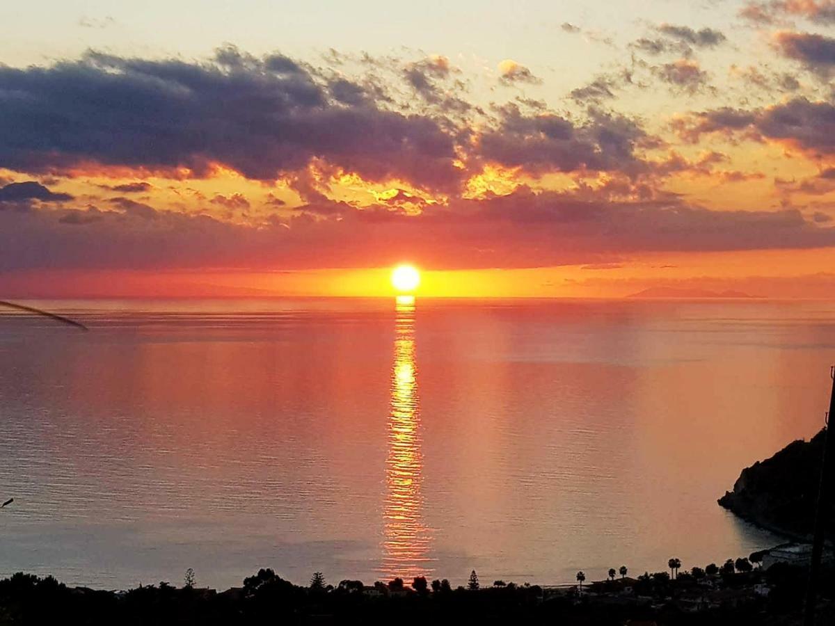 Naturamare Apartments - Piscina Idromassaggio Con Vista Mare Aperta Fino Alle Ore 22-00 Capo Vaticano Ngoại thất bức ảnh